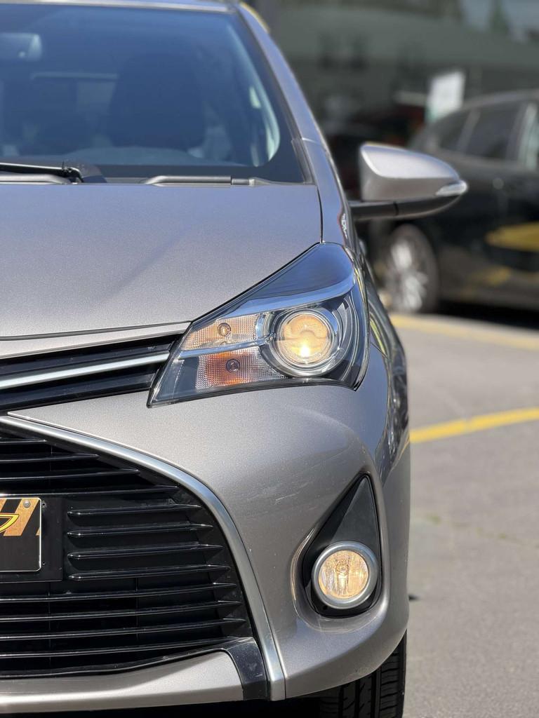 Toyota Yaris 1.5 Hybrid*Boîte Auto*NAVI*CAMERA*USB*JANTES, Argent ou Gris, Euro 6, Entreprise, 1496 cm³