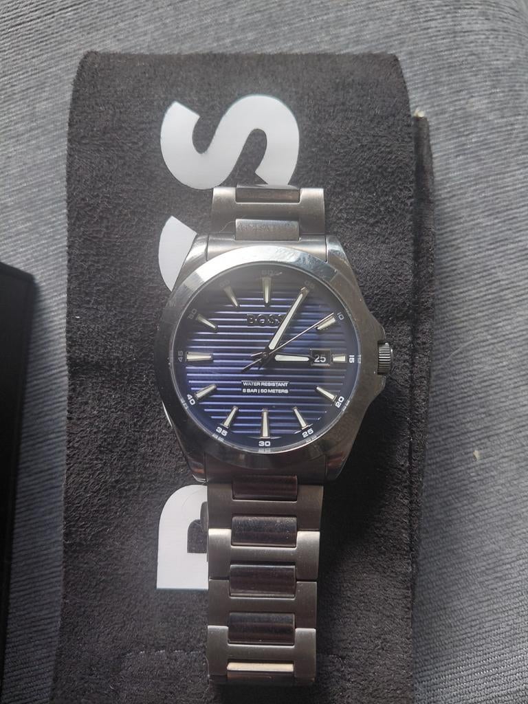 Montre hugo boss, Enlèvement