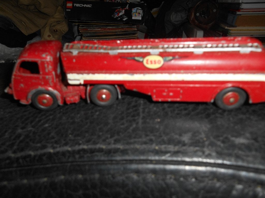 Dinky Tots Panhard citerne Titan ESSO 32C, Enlèvement ou Envoi