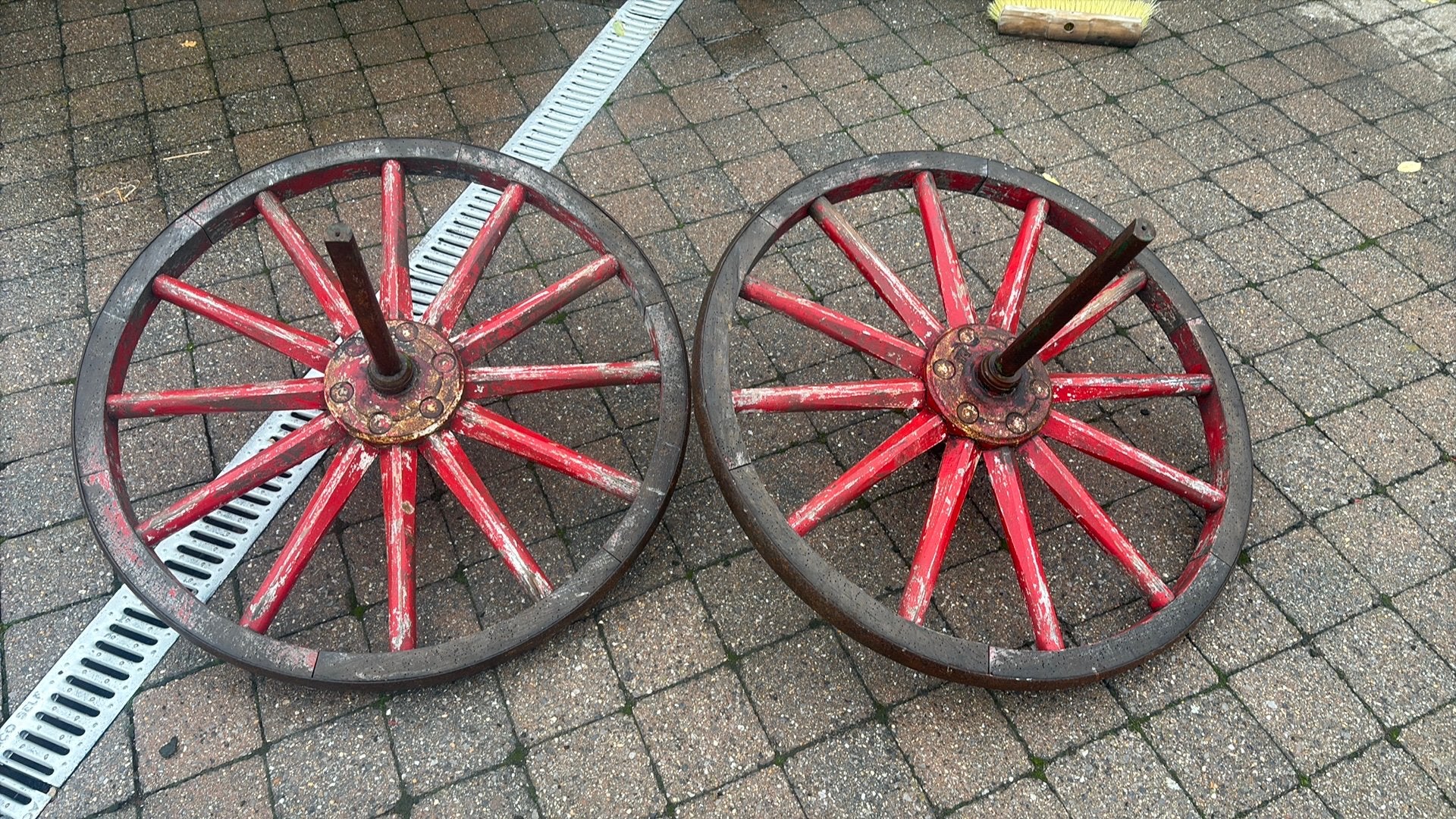 Oude houten wielen, Autos : Divers, Enjoliveurs, Enlèvement, Comme neuf