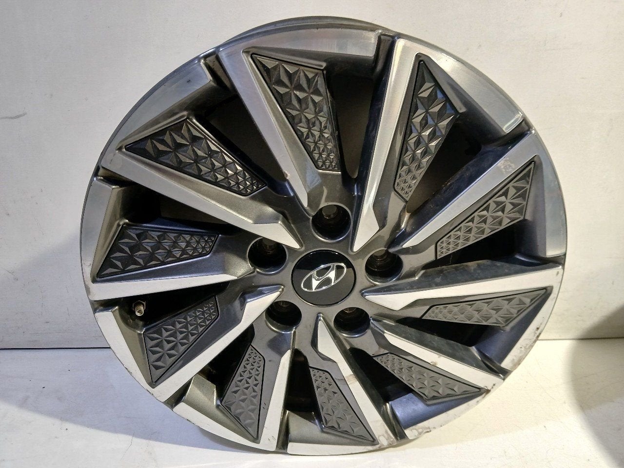 Velg Hyundai Ioniq, Auto-onderdelen, Banden en Velgen, Onderdelen@venauto.nl, Van der Ven Autorecycling B.V., Gebruikt, Ettenseweg 76, 4706 PB Roosendaal, The Netherlands