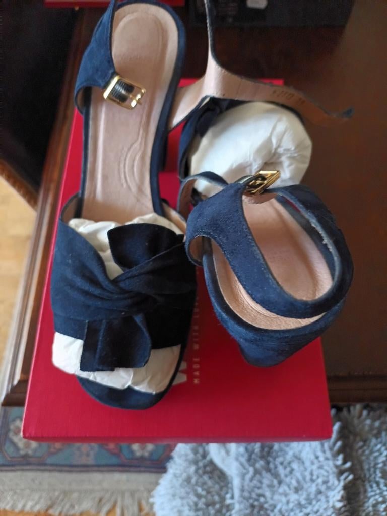 Volledig nieuw paar zomerschoenen "WONDERS" e, Ophalen of Verzenden
