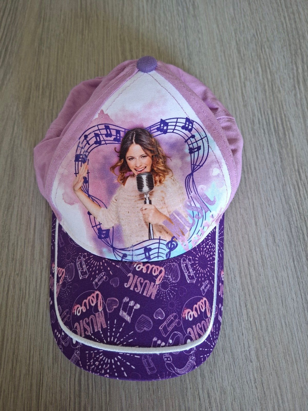 Licht paarse pet Violetta maat : 54 Disney ( Nieuwstaat), Kinderen en Baby's, Kinderkleding | Petten en Hoeden, Disney, Jongen of Meisje