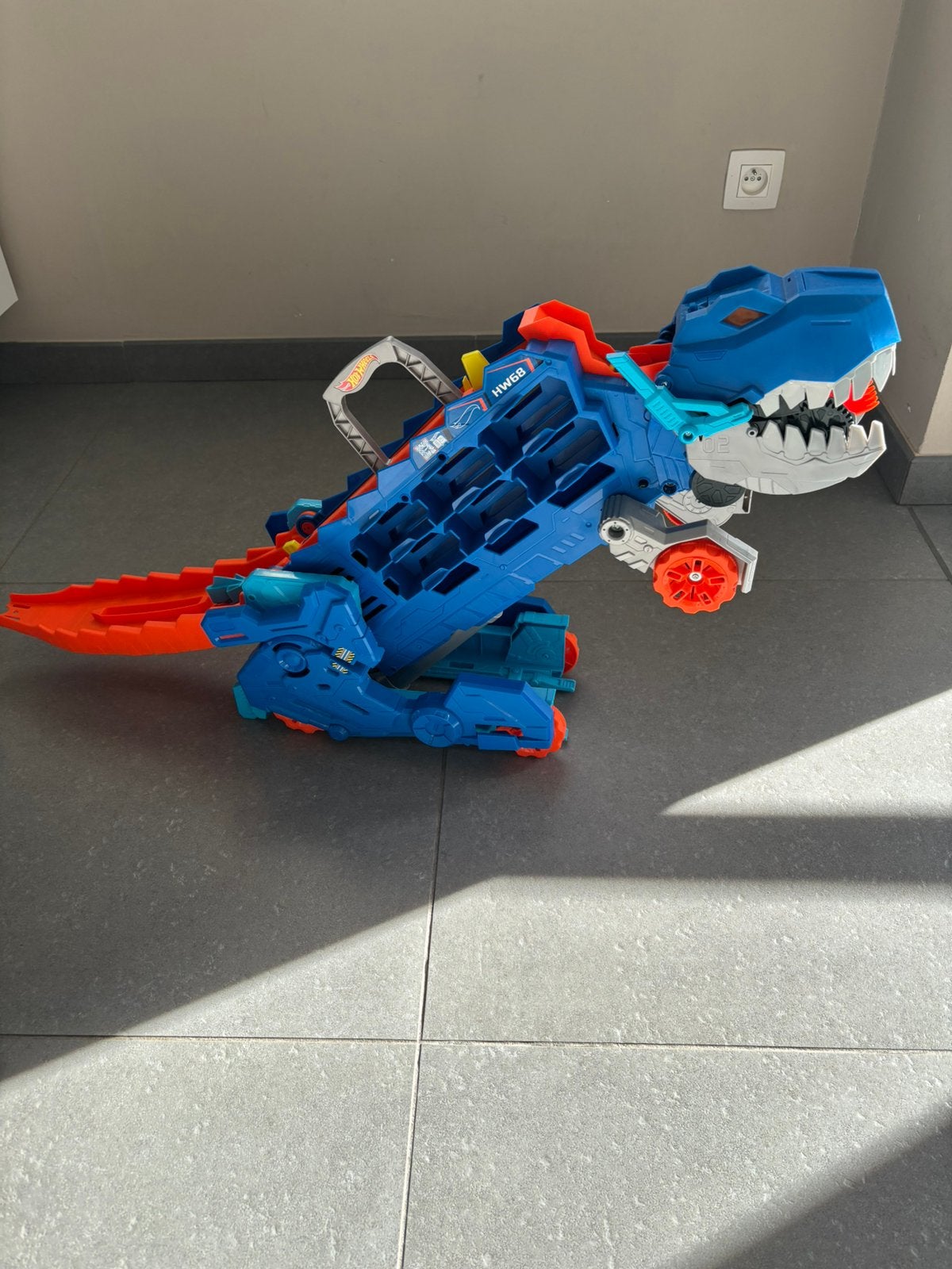 Hot Wheels Ultieme Dino Hauler vrachtwagen, Ophalen, Zo goed als nieuw, Racebaan, Hot Wheels