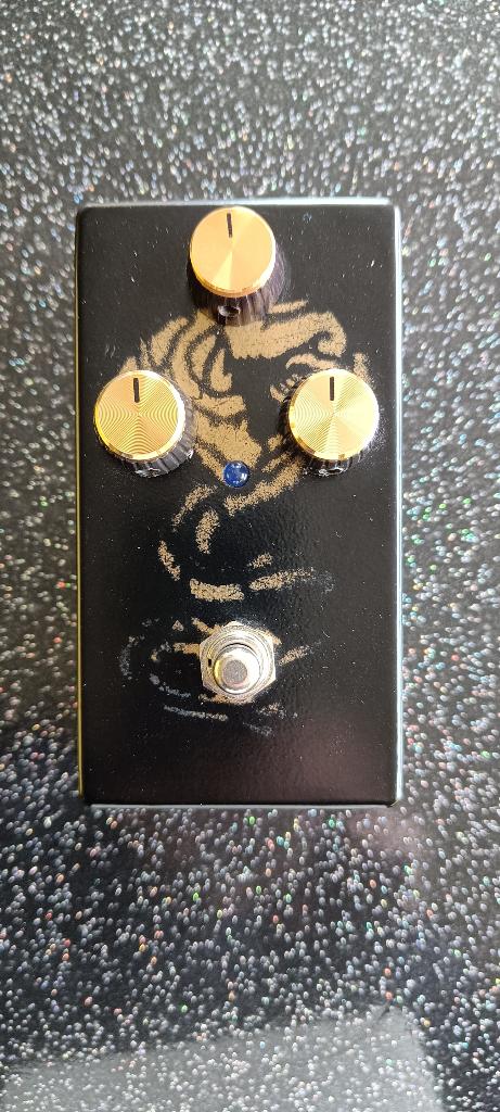 LovePedal Gold Dragon fuzz, Musique & Instruments, Enlèvement ou Envoi, Comme neuf, Distortion, Overdrive ou Fuzz