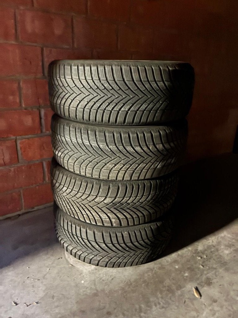 4 winterbanden SPEED GRIP 5  (zonder velg), Ophalen, 18 inch, Gebruikt, Winterbanden