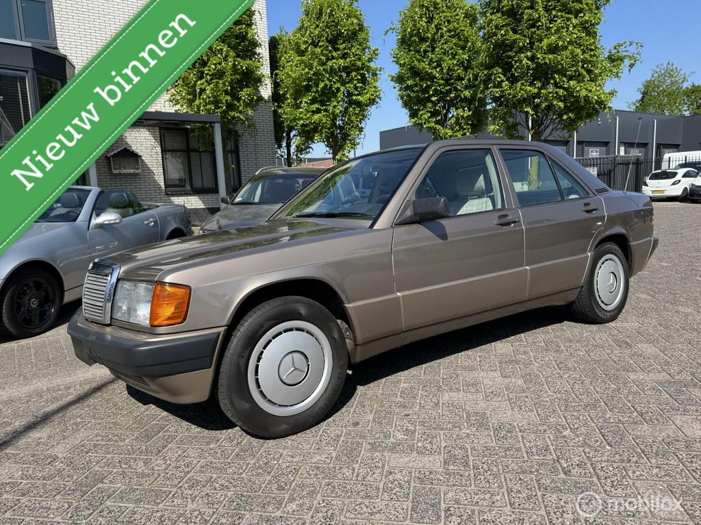 Mercedes 190-serie 2.0 E Automaat, Auto's, Mercedes-Benz, 4 deurs, Achterwielaandrijving, 4 cilinders, Bruin