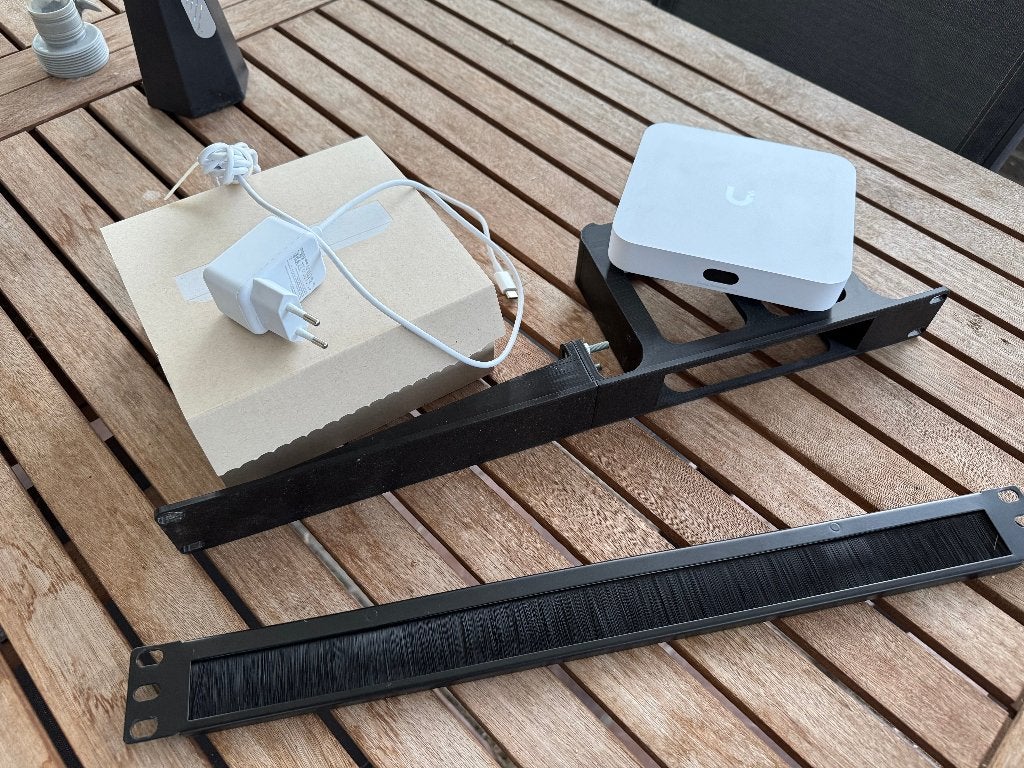 Kit Ubiquiti UniFi : UCF Ultra, Flex Mini, AC Pro, Enlèvement ou Envoi, Comme neuf, Routeur, Ubiquiti Unifi