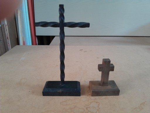 Croix en fer (fait main) hauteur 18 et 8 cm Prix:10€/lot., Enlèvement