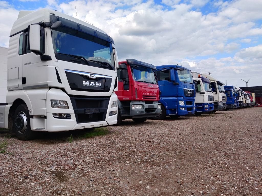 MAN Wij zoeken vrachtwagens / kranen / containersystemen, Autos, Achat, Entreprise, Autres carburants, TVA déductible