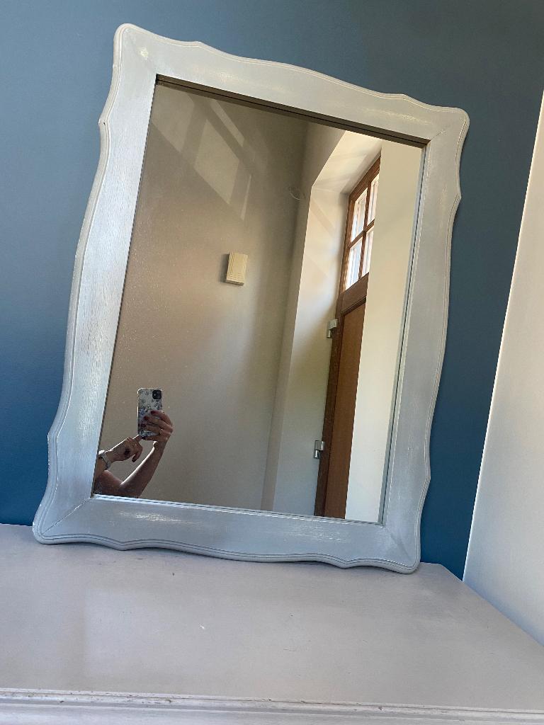 Grote spiegel met grijze kader, Huis en Inrichting, Woonaccessoires | Spiegels, Zo goed als nieuw, 50 tot 75 cm, Minder dan 100 cm