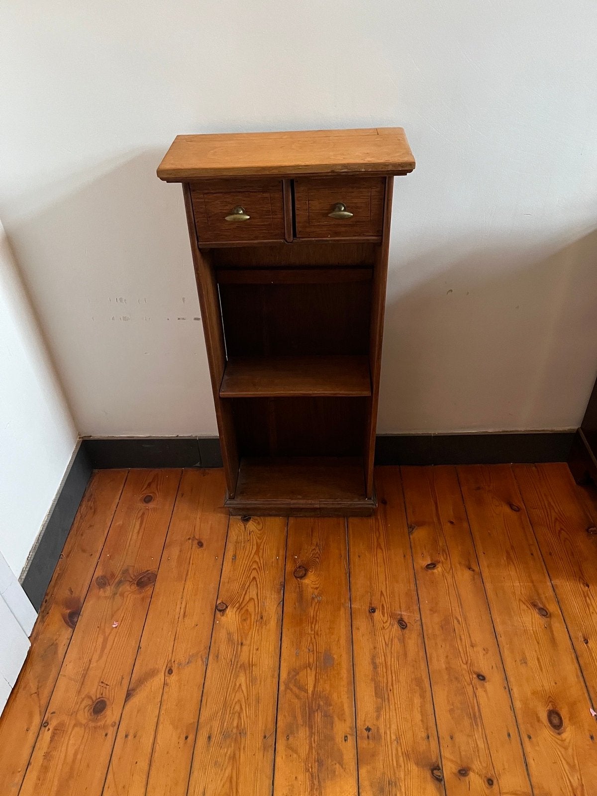 Petit meuble d’appoint avec 2 tiroirs–Style classique–45 €, Enlèvement