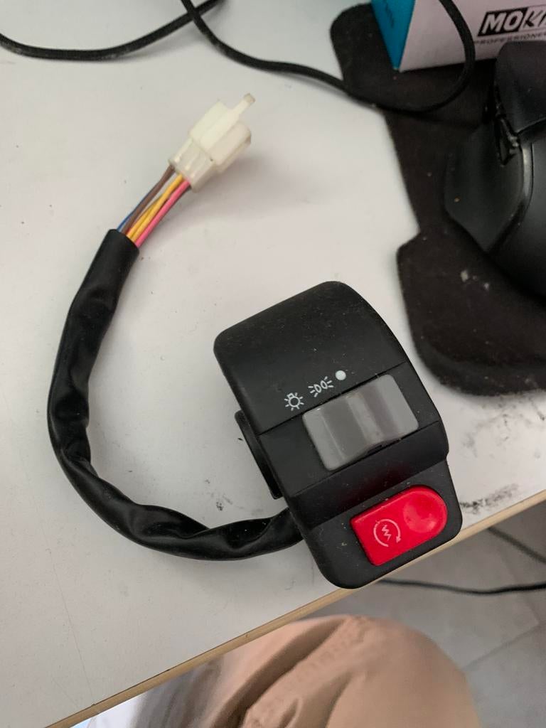 Commodo de droite pour scooter chinois, Enlèvement ou Envoi, Comme neuf