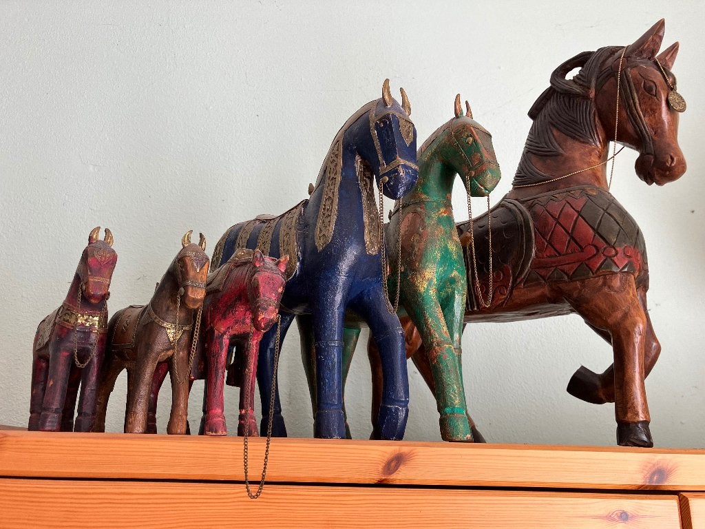 Chevaux en bois et métal vendu en lot de 7, Enlèvement