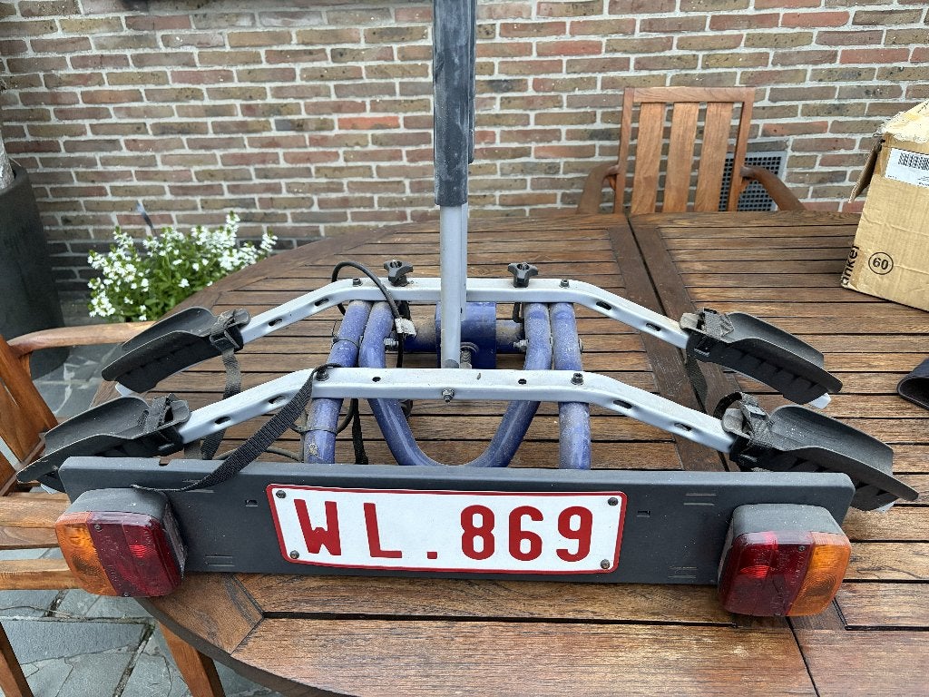 Fietsendrager op trekhaak, Ophalen, 2 fietsen, Zo goed als nieuw, Trekhaakdrager