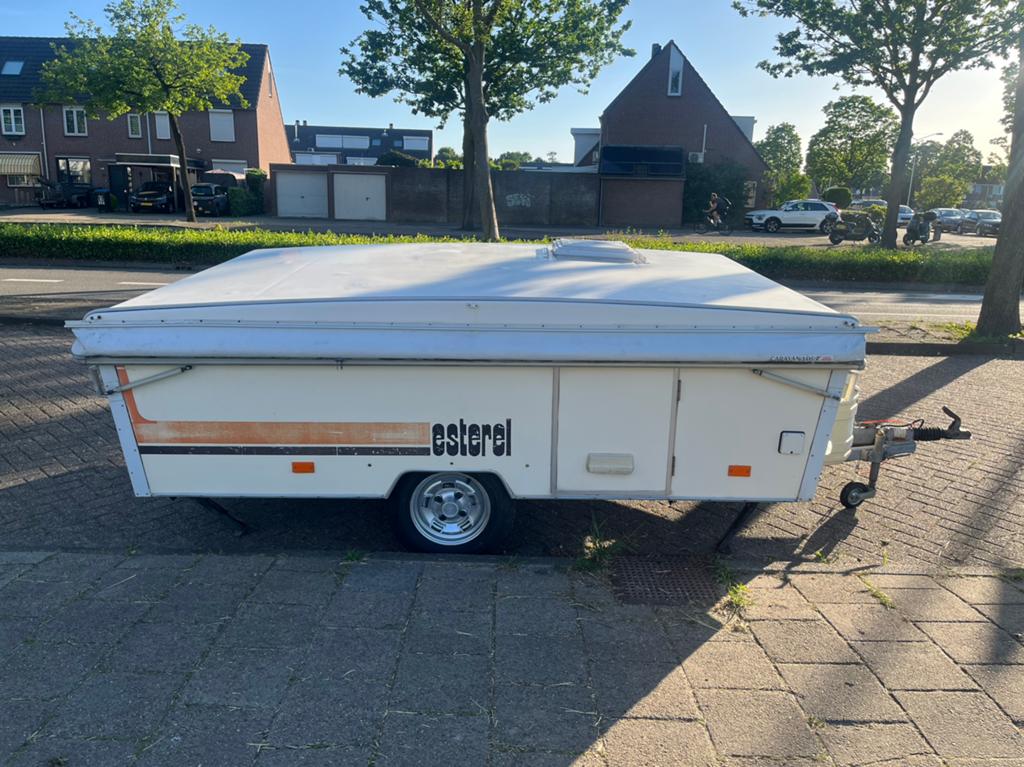 Esterel C 310 ( 1985 ) klapcaravan 750 kilo origineel, Caravans en Kamperen, Caravans, Overige typen, Standaardzit, Bedrijf, Esterel