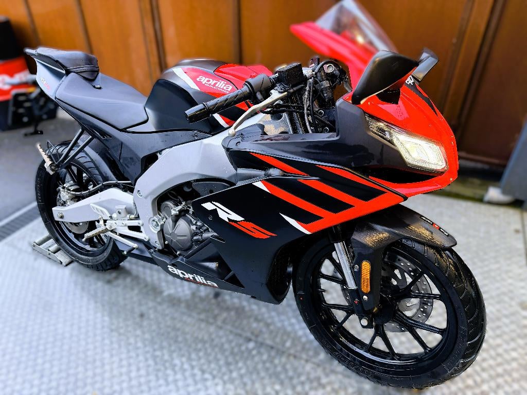 Rs 125 cm³ 2023 licentie B garantie 1,2,3 jaar jhbmoto, Motoren, Nieuw, Bedrijf, Sport, 125 cc