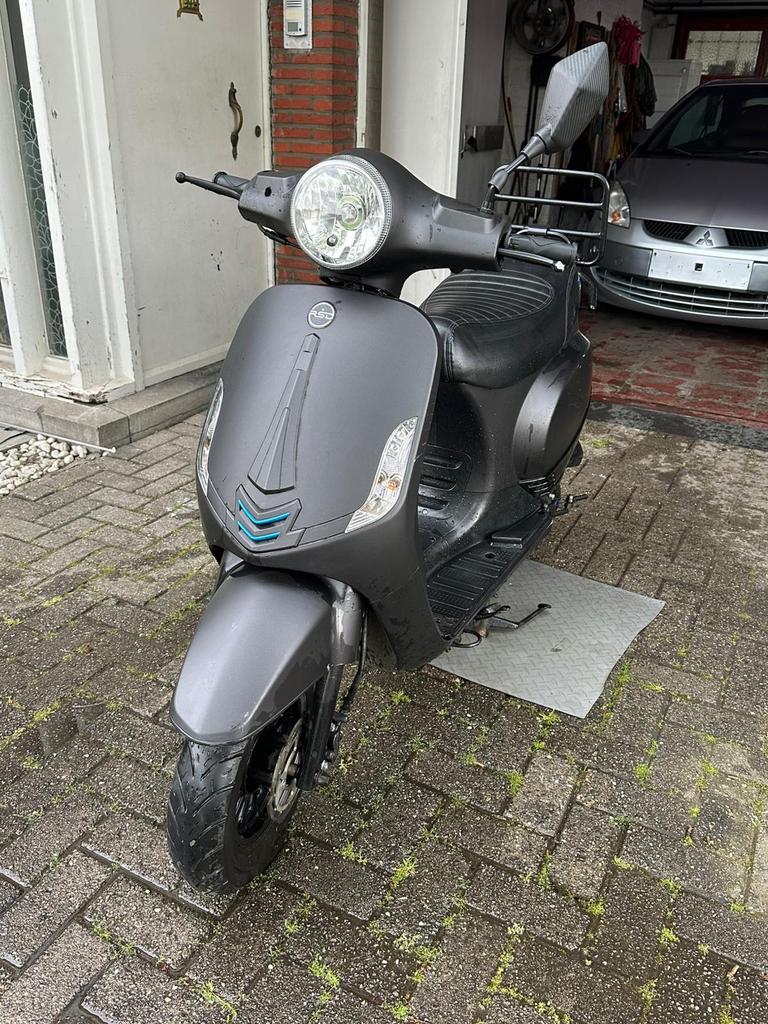 Scooter A klasse, Fietsen en Brommers, Ophalen, Zo goed als nieuw