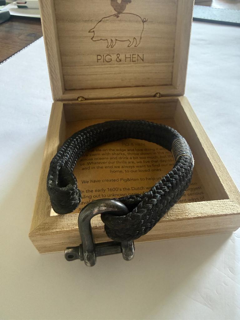 armband Pig&Hen, Enlèvement, Neuf, Noir