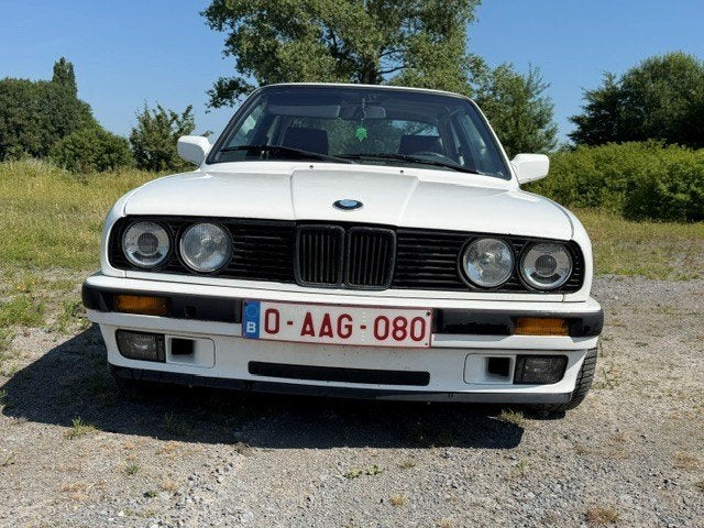 BMW 320i E30, Autos, BMW, Boîte manuelle, Noir, 6 cylindres, Particulier