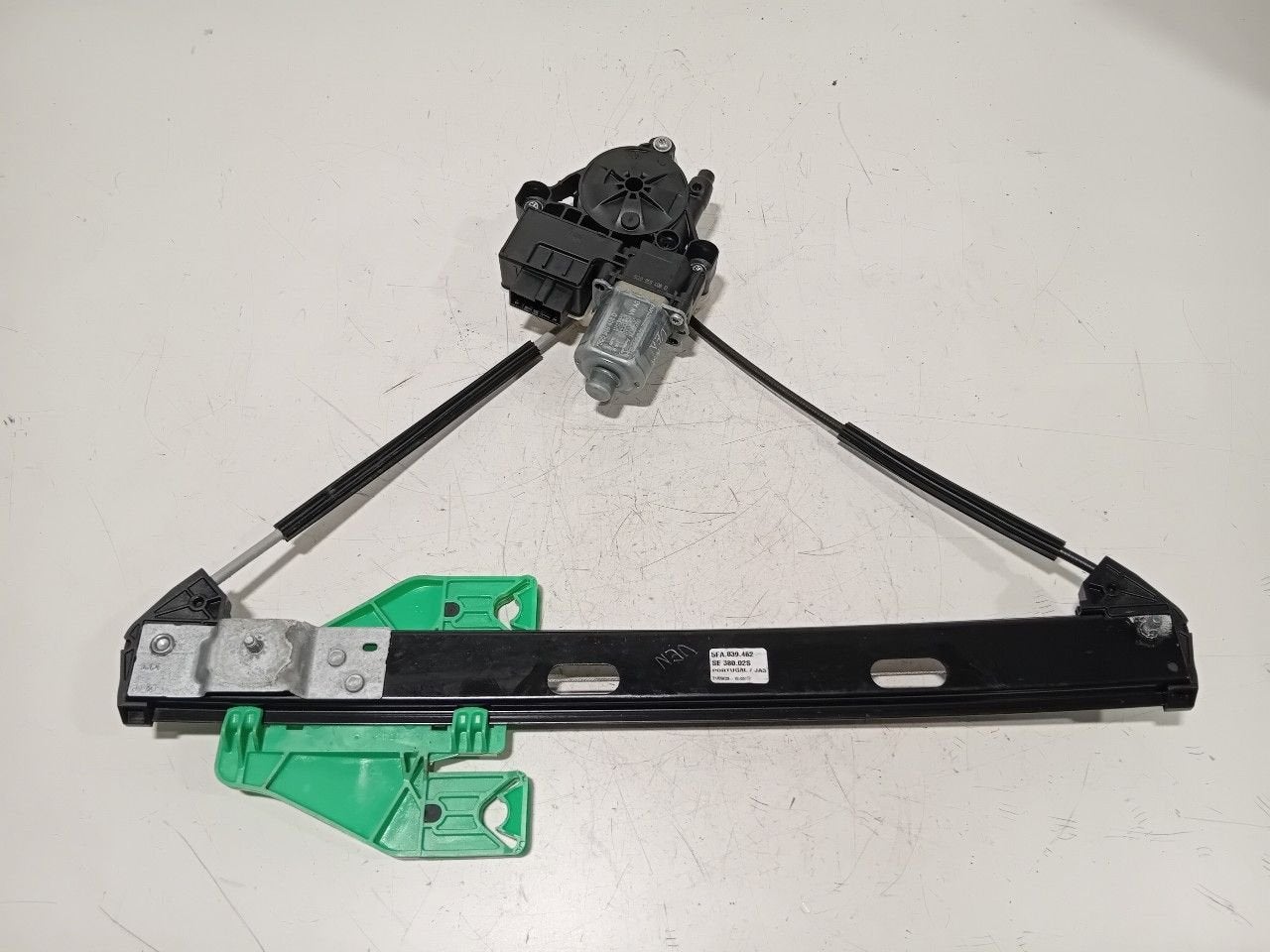 Raammechaniek elektrisch rechts achter Seat Leon, Onderdelen@venauto.nl, Van der Ven Autorecycling B.V., Gebruikt, Ettenseweg 76, 4706 PB Roosendaal, The Netherlands