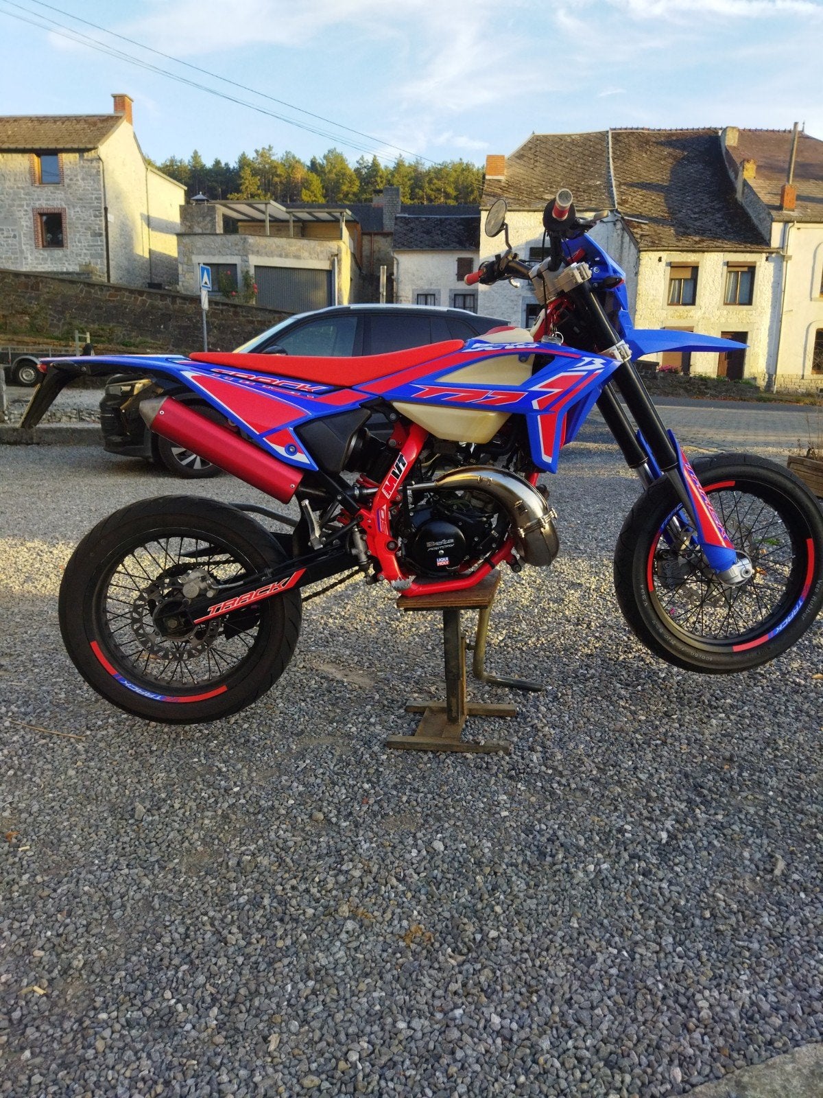 beta track 50, Enlèvement