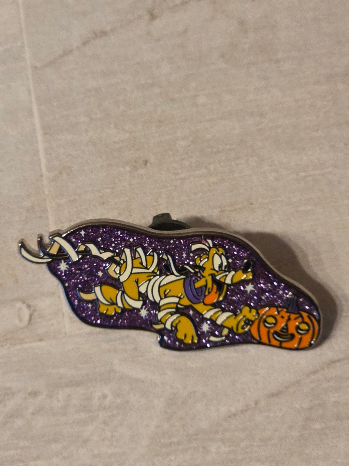 Épinglette Disney pour Halloween Pluto, Collections, Enlèvement ou Envoi, Dingo ou Pluto, Comme neuf, Autres types