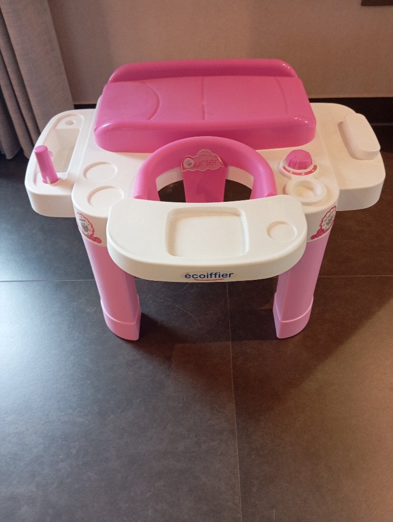 Poppenstoeltje+bad, Ophalen, Gebruikt, Babypop