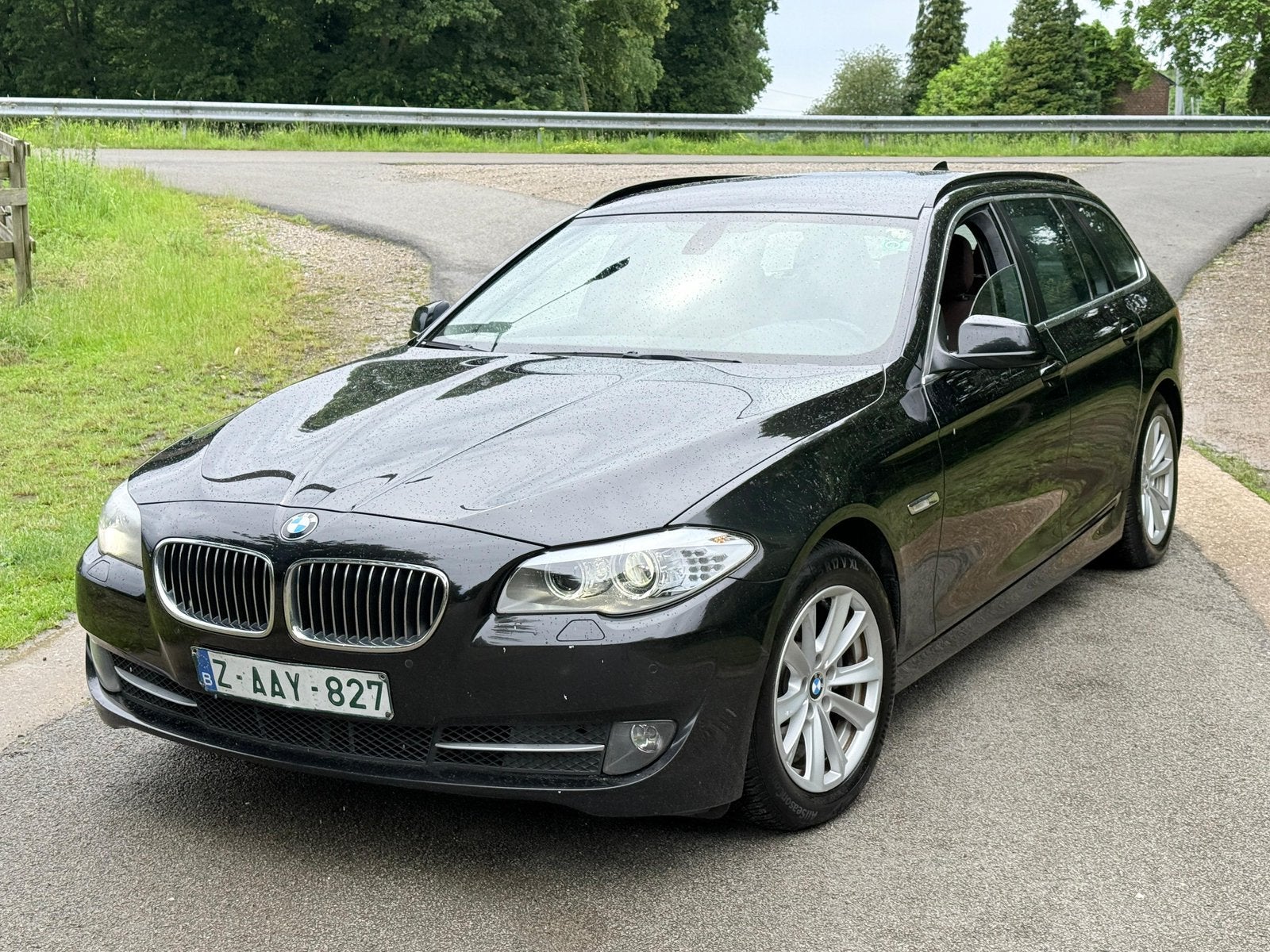 Bmw 520d 2.0 automaat 180.000km zeer mooie wagen 7750€ gekrd, Autos, BMW, Entreprise, Série 5, Diesel, Automatique, Noir, Brun