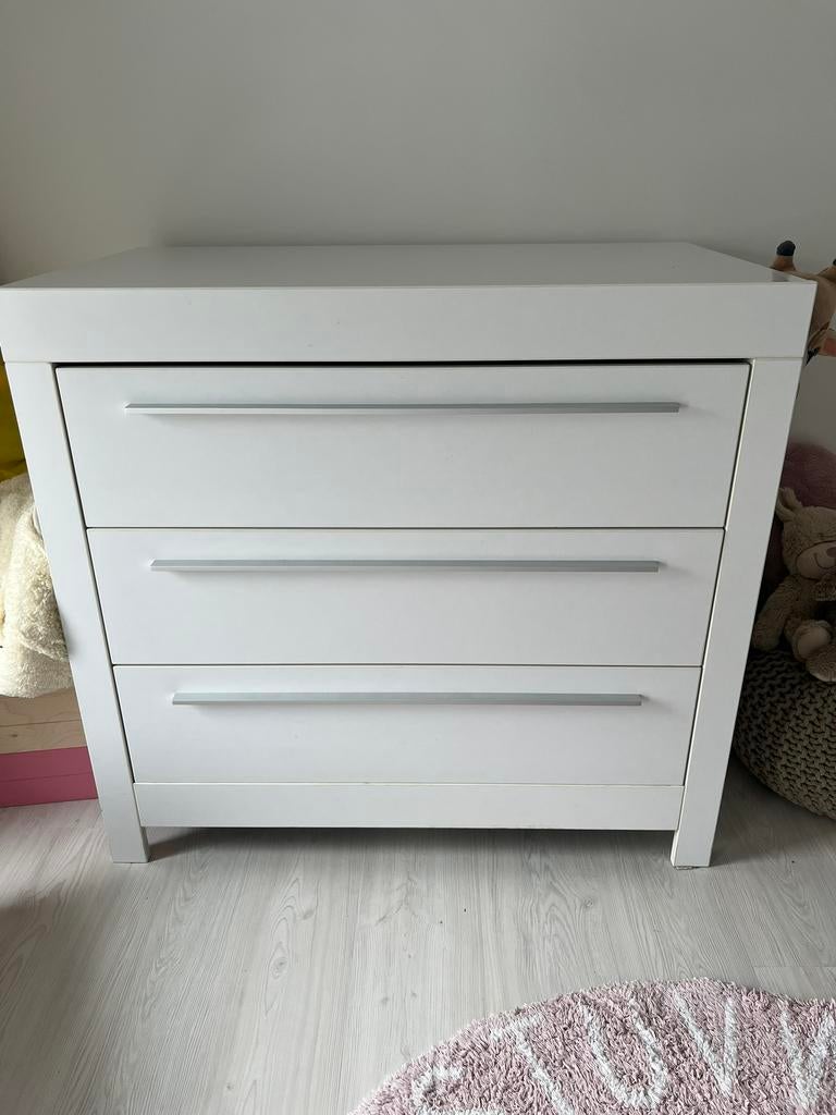 Babykamer te koop, Kinderen en Baby's, Kinderkamer | Commodes en Kasten, Ophalen, Zo goed als nieuw, Kast