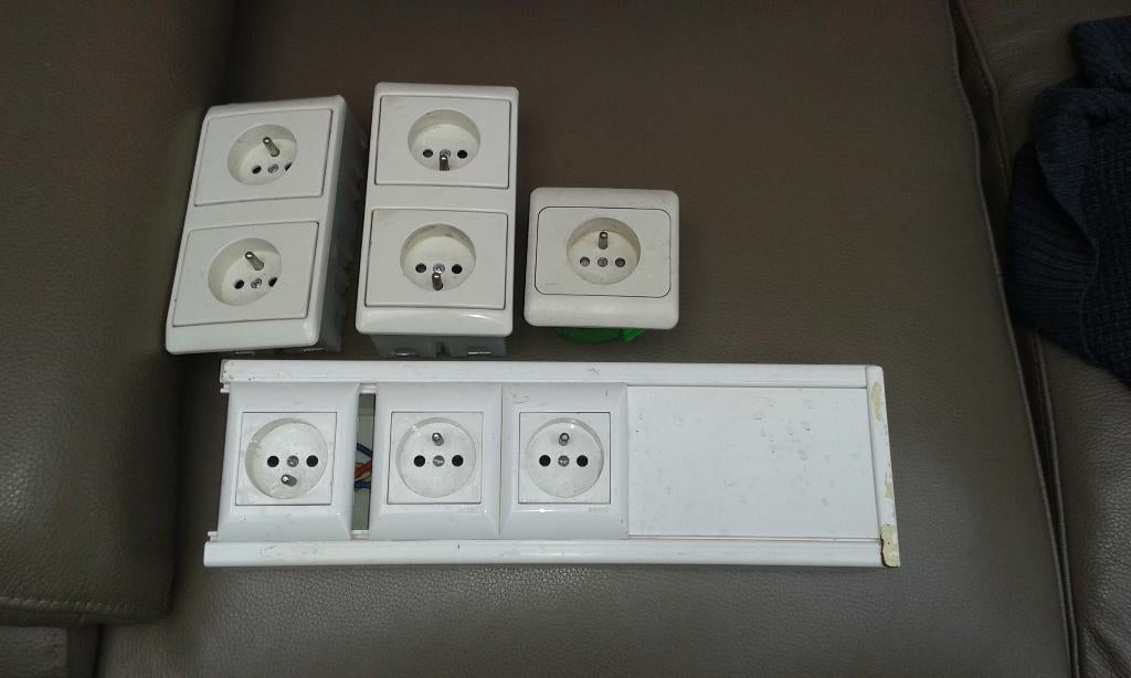 prises électriques, Enlèvement, Comme neuf