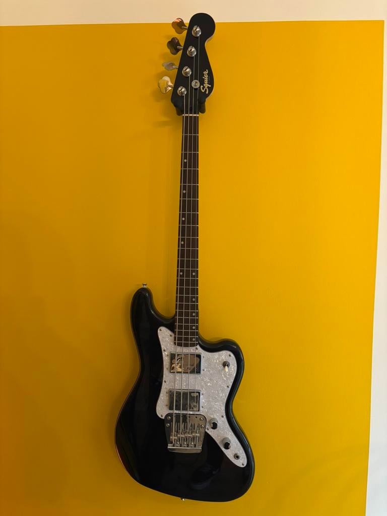 Squier Paranormal Rascal Bass, Muziek en Instrumenten, Snaarinstrumenten | Gitaren | Bas, Zo goed als nieuw, Ophalen
