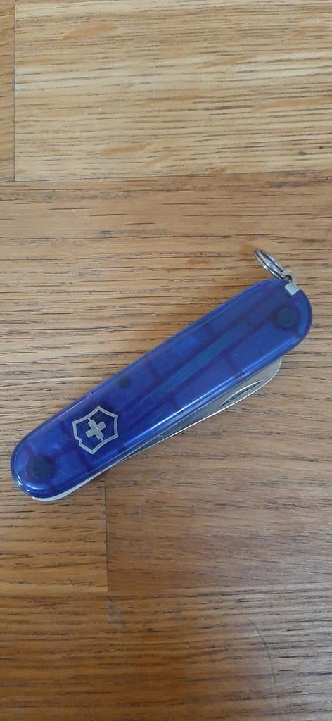 Zwitsers zakmes Victorinox, Ophalen