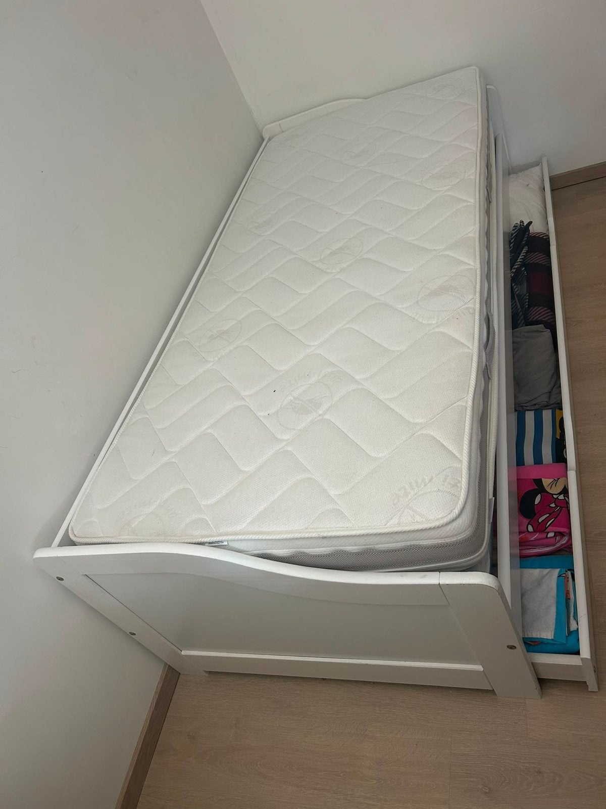 Bed met uitschuifbaar onderstuk., 90 cm, Enlèvement, 200 cm, Une personne