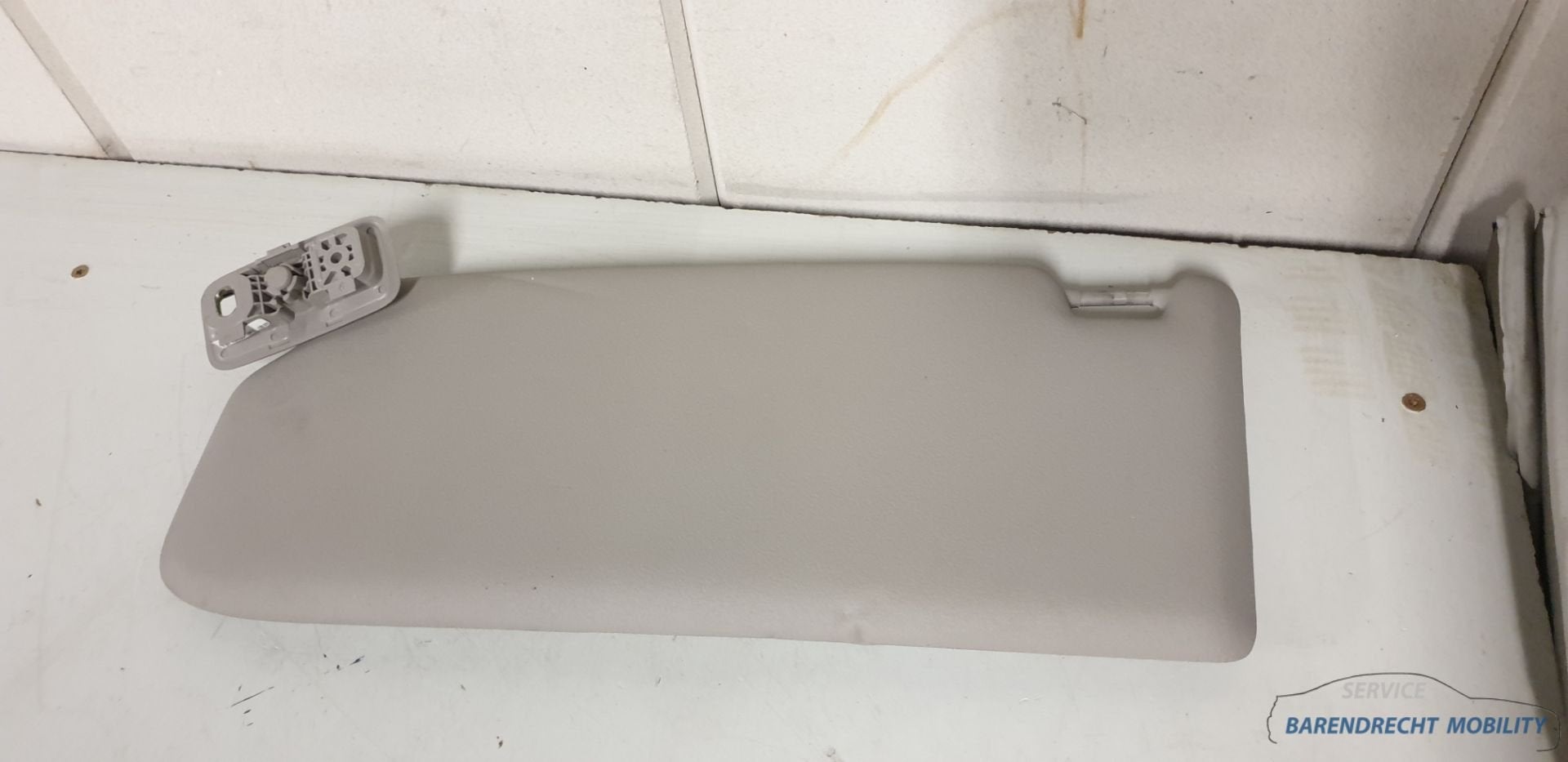 Zonneklep links bestuurderskant Volvo C30 origineel gebruikt, Auto-onderdelen, Interieur en Bekleding, Gebruikt, Gunnar Engellaus vag 8
405 31  Gothenburg, SE