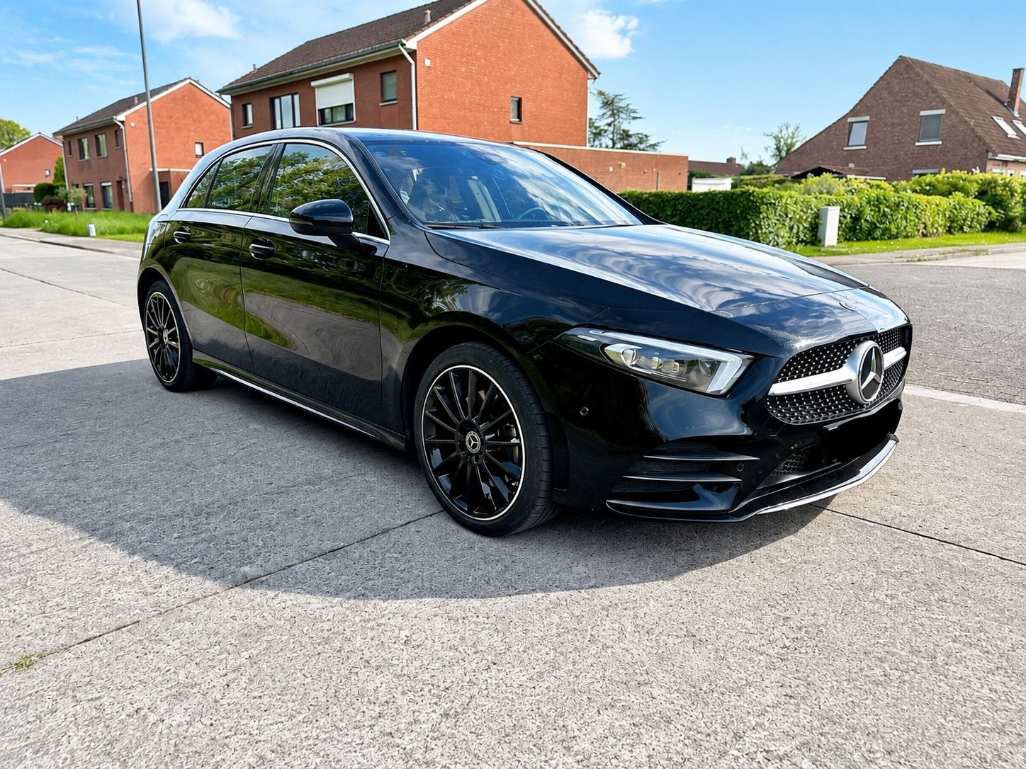 Mercedes A250e Hybrid Amg-pakket, Auto's, Automaat, Alcantara, Zwart, Bedrijf
