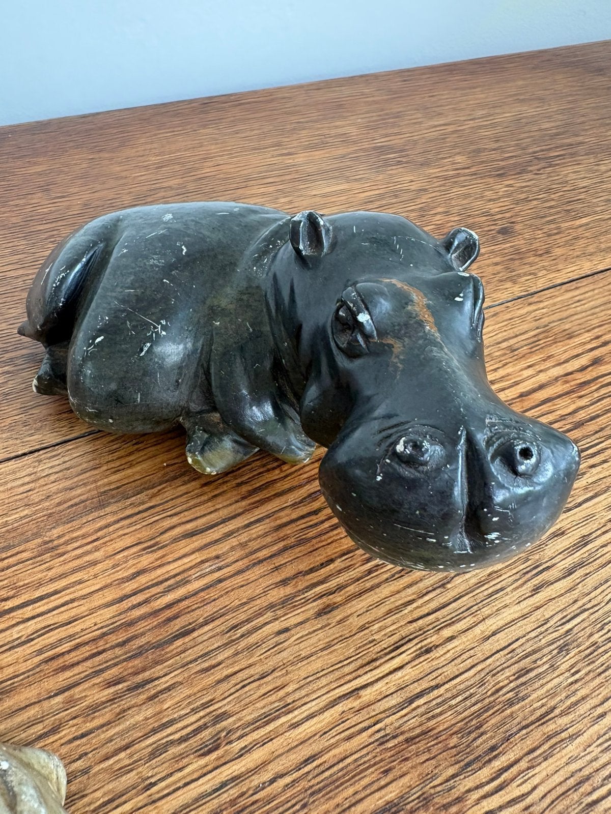 Hippopotames en pierre, Enlèvement, Comme neuf