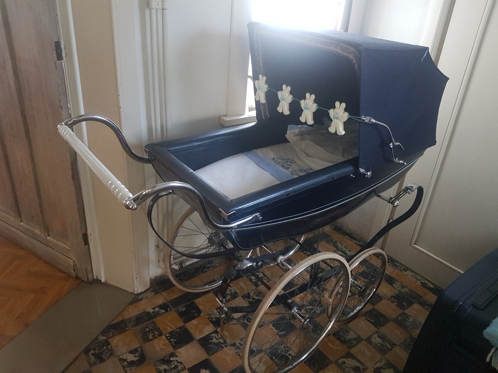 Antieke Silvercross kinderwagen, Antiek en Kunst, Antiek | Meubels | Bedden, Ophalen