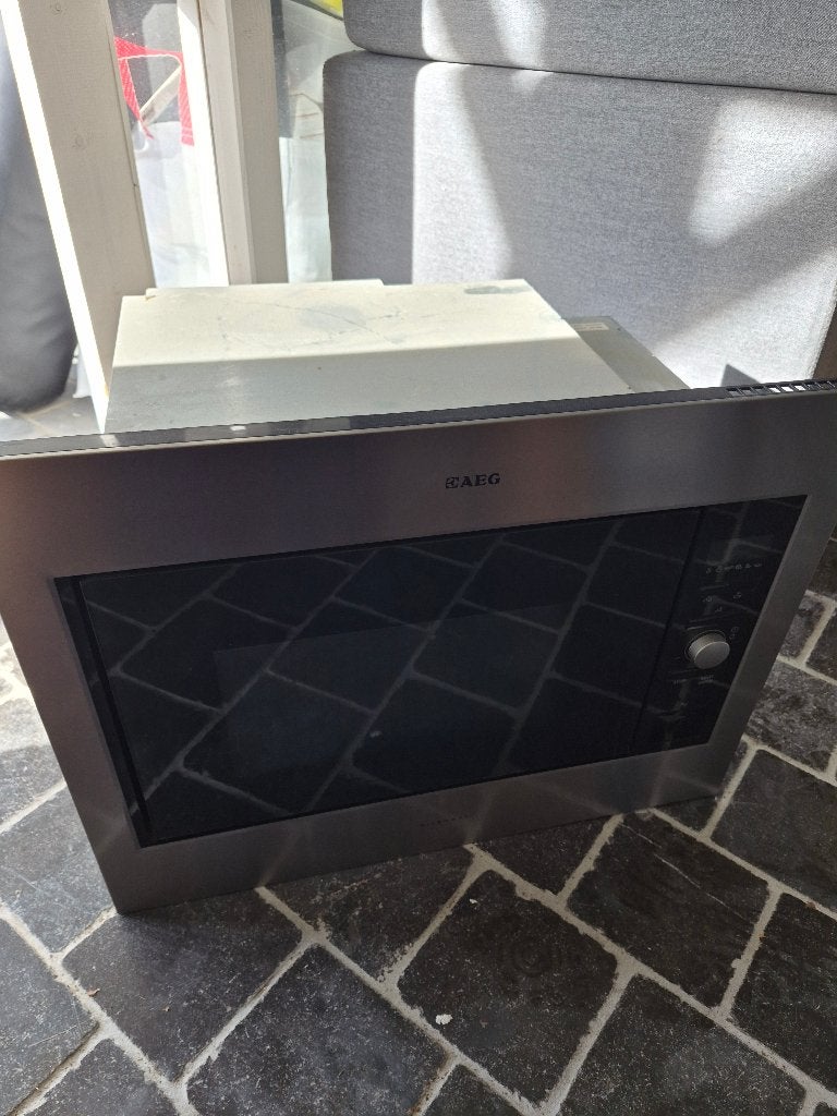 AEG MC2664E-M inbouwmicrogolfoven 26L – RVS – 900W, Electroménager, Micro-ondes, Enlèvement, Utilisé, Encastré, Plaque tournante
