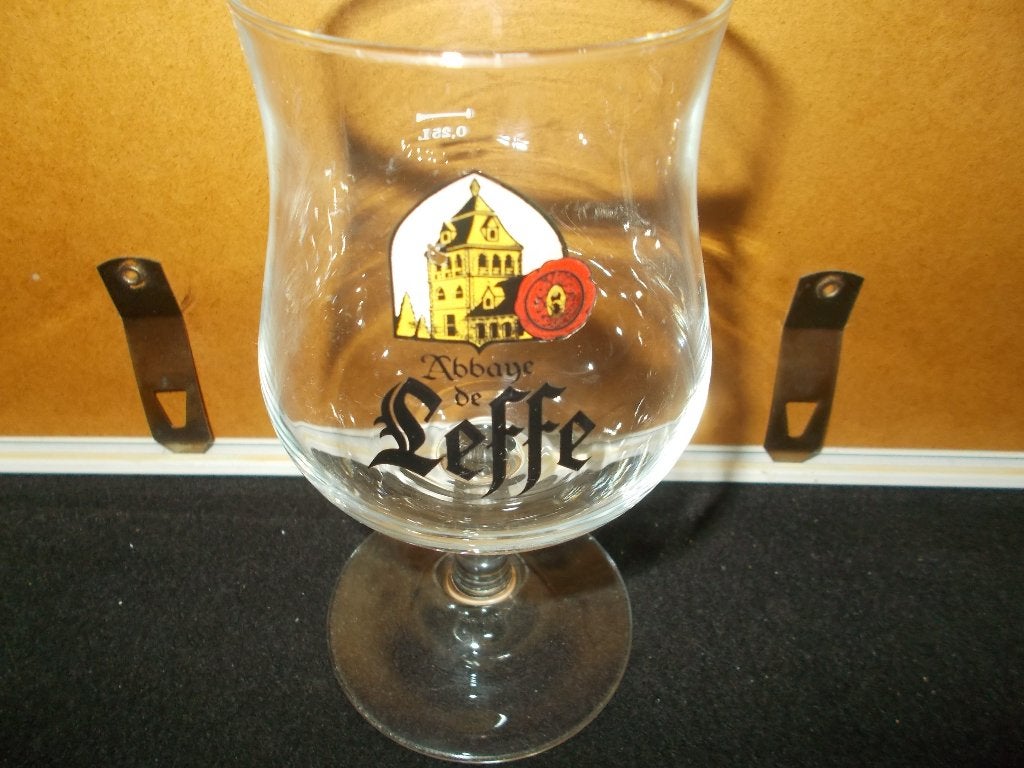 LEFFE - Verre à tulipe de 25 cl - Années 80 - Leffe en noir., Collections, Enlèvement, Utilisé, Verre ou Verres, Leffe