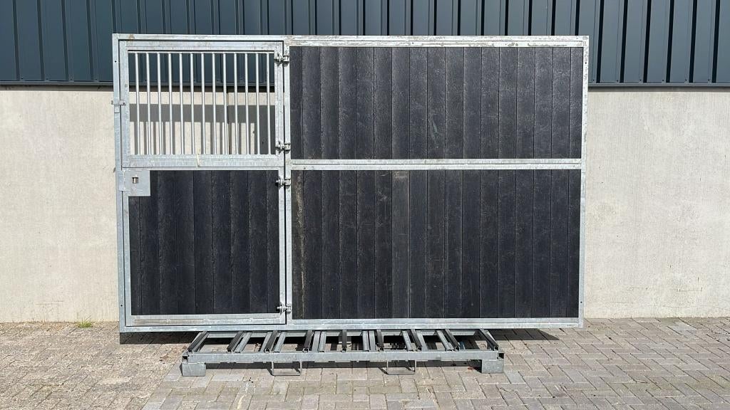 Voorwand met deur links | 3500 x 2200 mm. | Nieuw, Dieren en Toebehoren, Weidegang, 4 paarden of pony's of meer