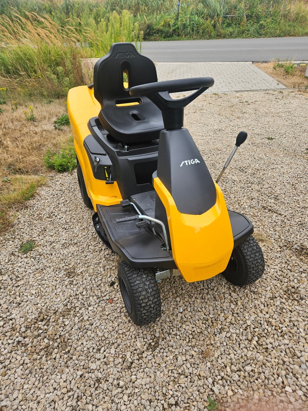 zitmaaier +hulpstuk voor onderzijde te kuisen, Tuin en Terras, Zitmaaiers, Ophalen, Nieuw, Stiga