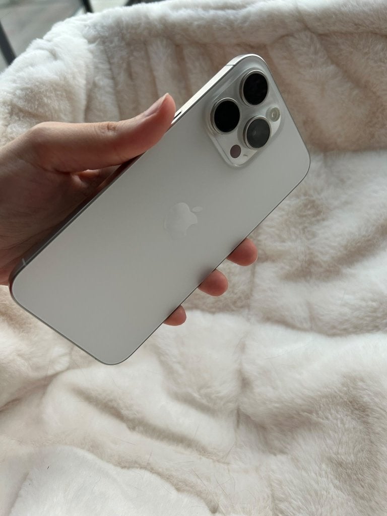 Iphone 15 pro max white titanium 512 GB, 512 GB, IPhone 15, Enlèvement, Utilisé