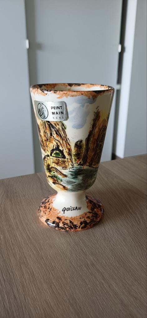 Petit vase peint à la main par Quillan, Enlèvement