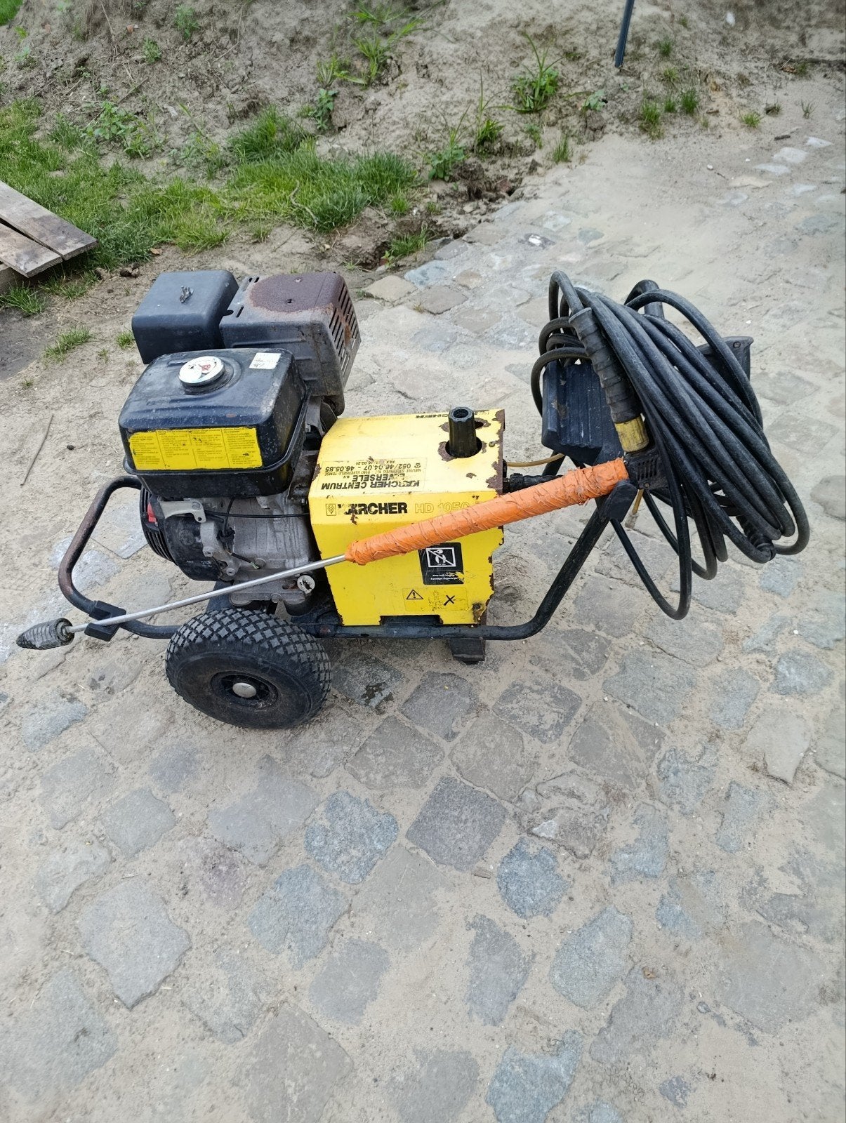 Nettoyeur haute pression à essence Karcher avec moteur Honda, Karcher - Kärcher -, Avec pression d'eau réglable, Enlèvement, Utilisé