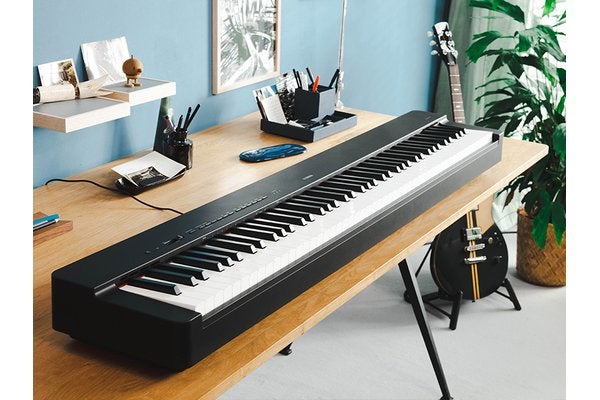 Piano numerique Yamaha P225 B, Comme neuf, Digital, Enlèvement, Piano