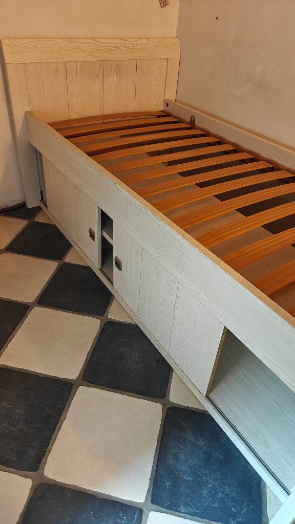 Bed, Huis en Inrichting, Ophalen, Hout, 100 cm, Gebruikt