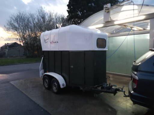 REMORQUE VAN CHEVAUX, Ophalen, Gebruikt