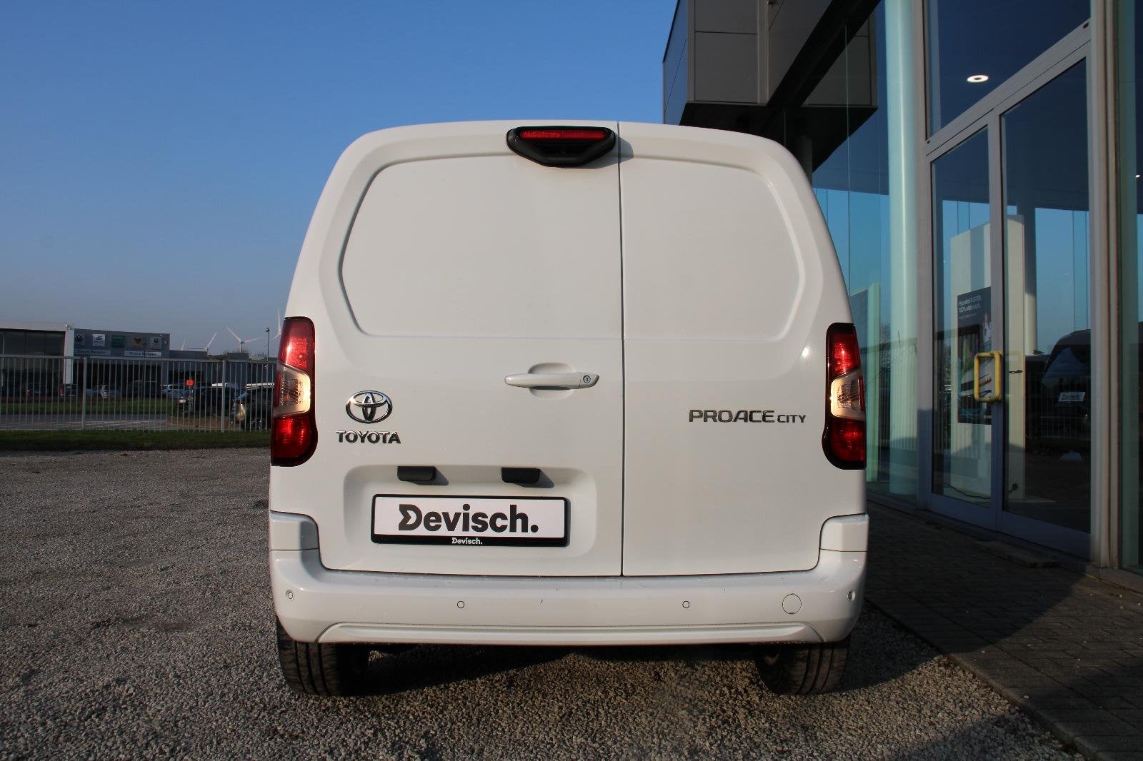 Toyota PROACE CITY 1.2 active aut swb 4d 96kw (bj 2021), Auto's, Voorwielaandrijving, Stof, Gebruikt, Euro 6