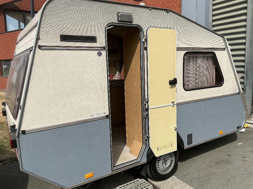 Caravane Kip rétro bien entretenue des années 80, Caravanes & Camping, Caravanes, 4 à 5 mètres, Kip, Poêle, Particulier